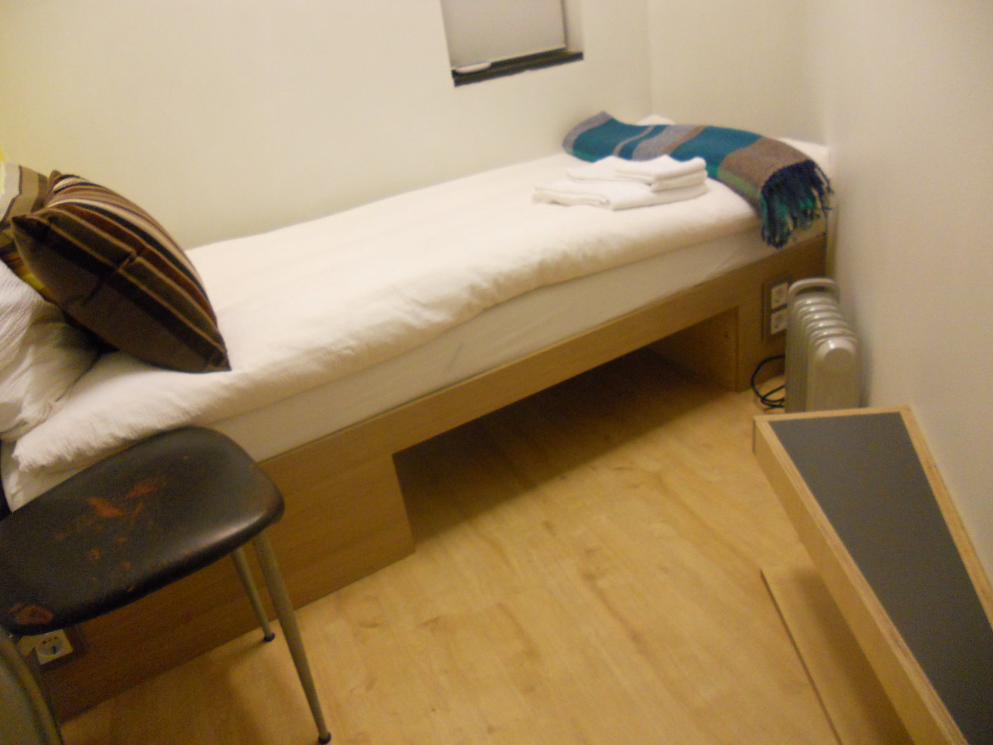 Single room with shared bathroom